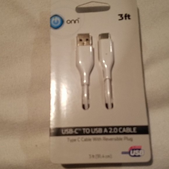 Onn 3 ft USB-C to USB A 2.0 Cable - Picture 5 of 11